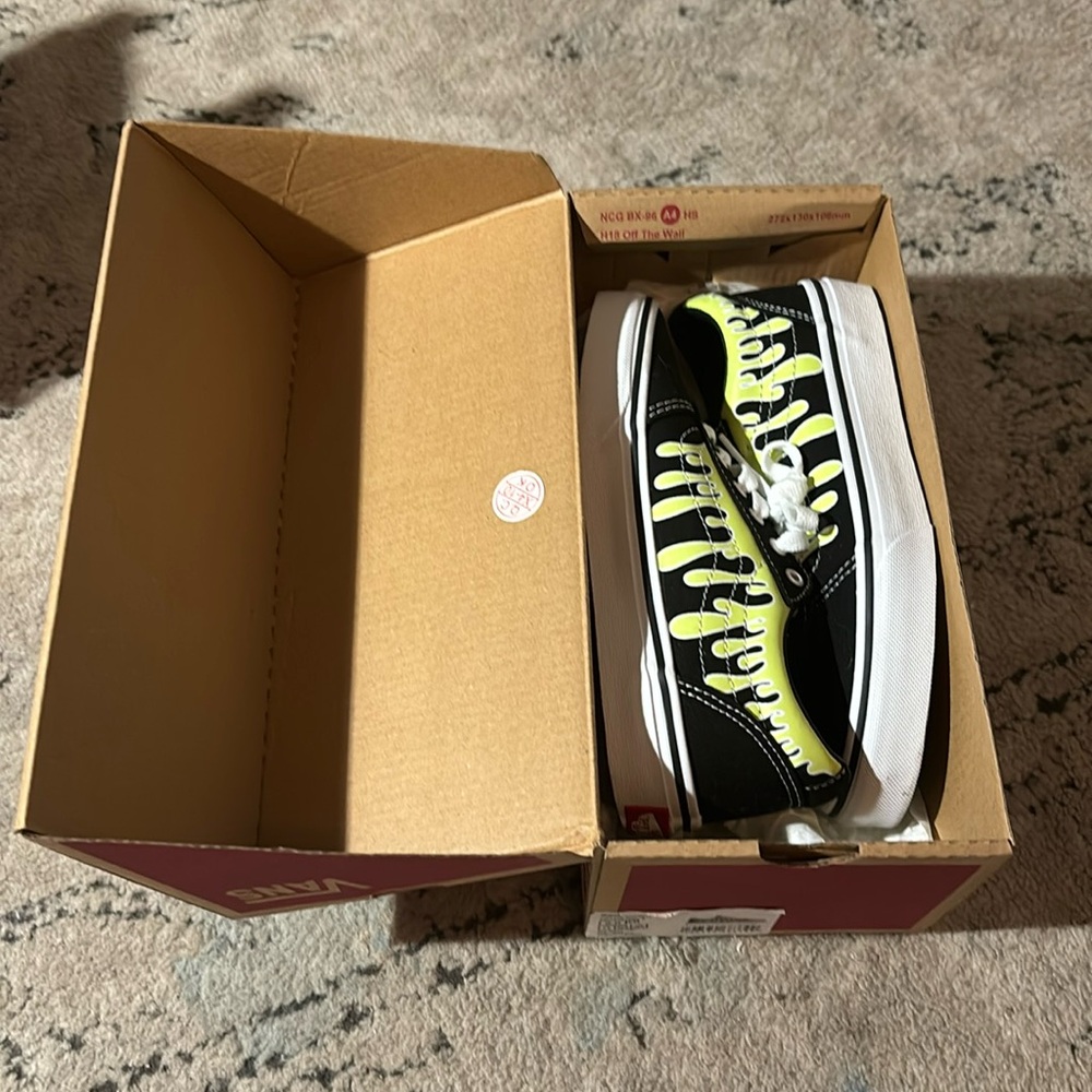 Paint Driped green and Black boys vans size 2yt